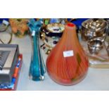 A DECORATIVE COLOURED GLASS VASE & 1 OTHER GLASS VASE