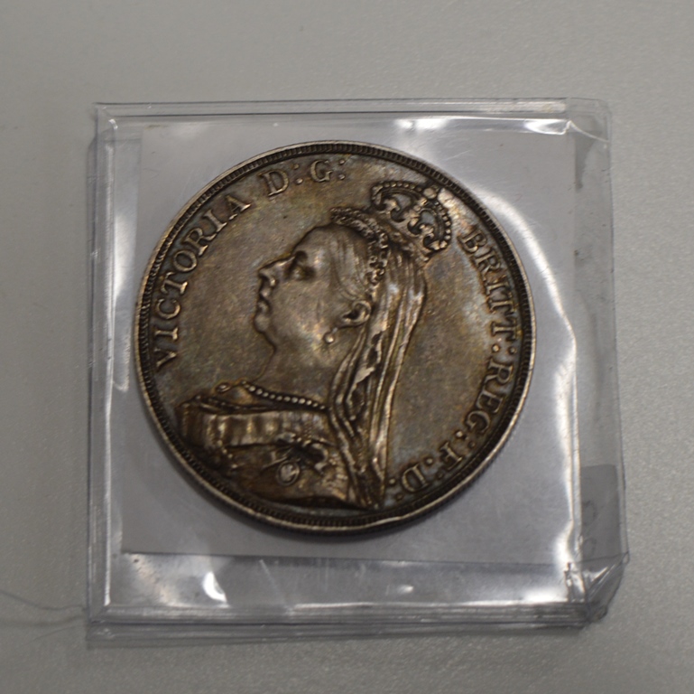 A VICTORIA 1889 SILVER CROWN COIN - EF