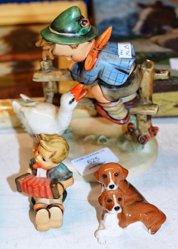 2 HUMMEL FIGURINE ORNAMENTS & SMALL BESWICK DOG