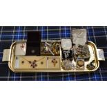 TRAY CONTAINING QUANTITY VARIOUS COSTUME JEWELLERY, VINTAGE JEWELLERY, STUDS, CLIPS, SPORTING MEDALS