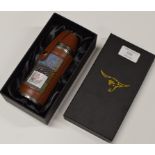 SCOTTISH HARRIS TWEED TRAVEL WHISKY FLASK WITH SET OF 4 TOT CUPS & PRESENTATION BOX