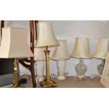 2 BRASS COLUMNED TABLE LAMPS & 2 OTHER PAIRS OF TABLE LAMPS