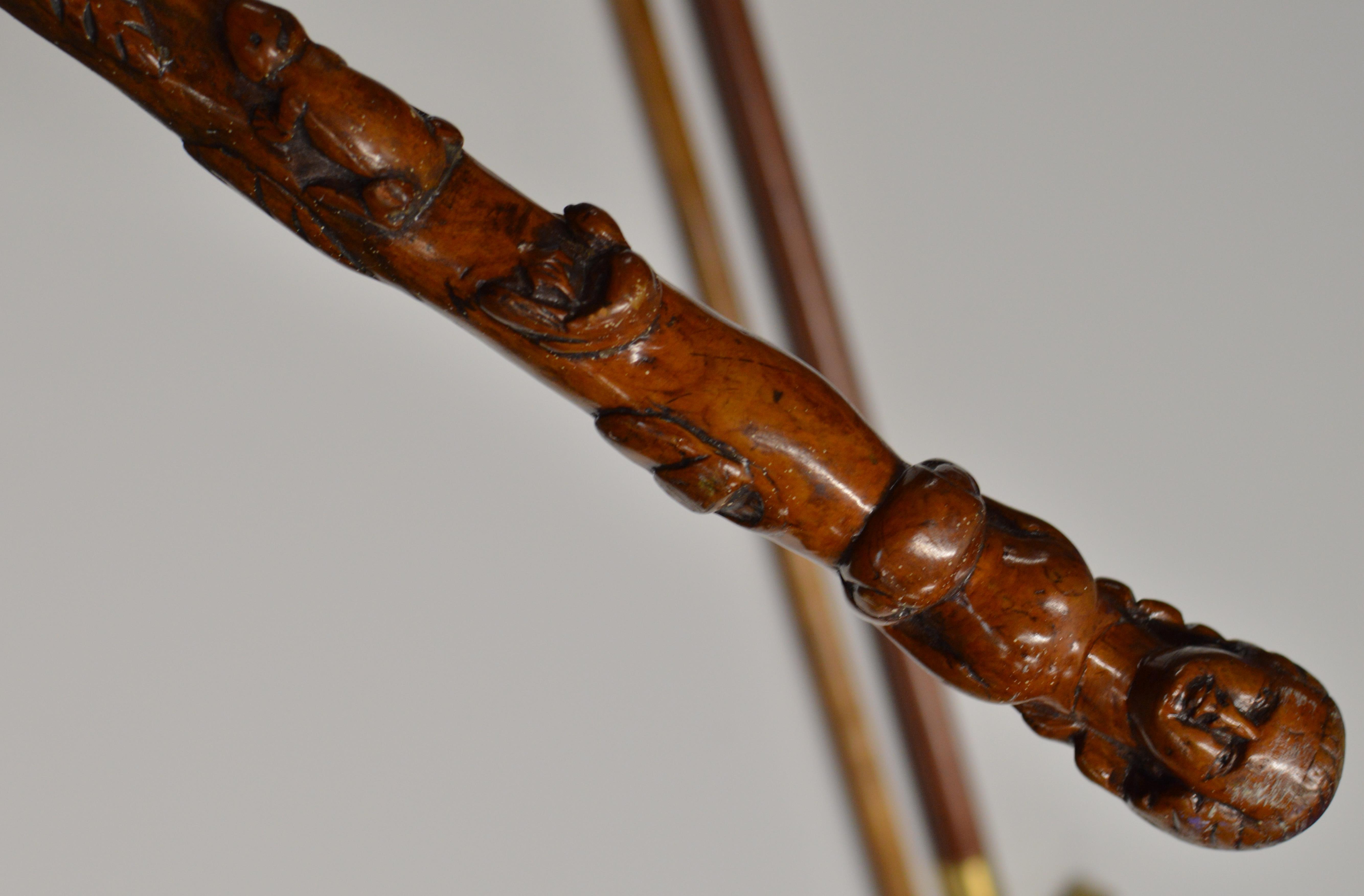 34½" OLD CARVED WOODEN WALKING STICK WITH THE HANDLE MODELLED AS A FEMALE FIGURE WITH OTHER - Image 2 of 8
