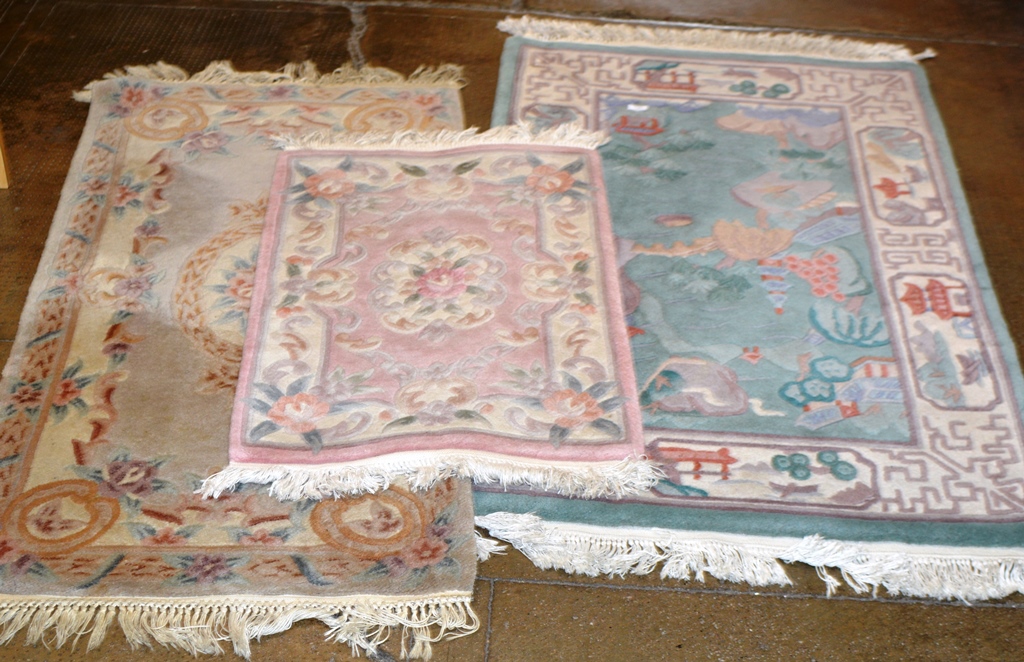3 VARIOUS FRINGED EDGE RUGS, 1 CHINESE SUPER WASH & 2 OTHERS