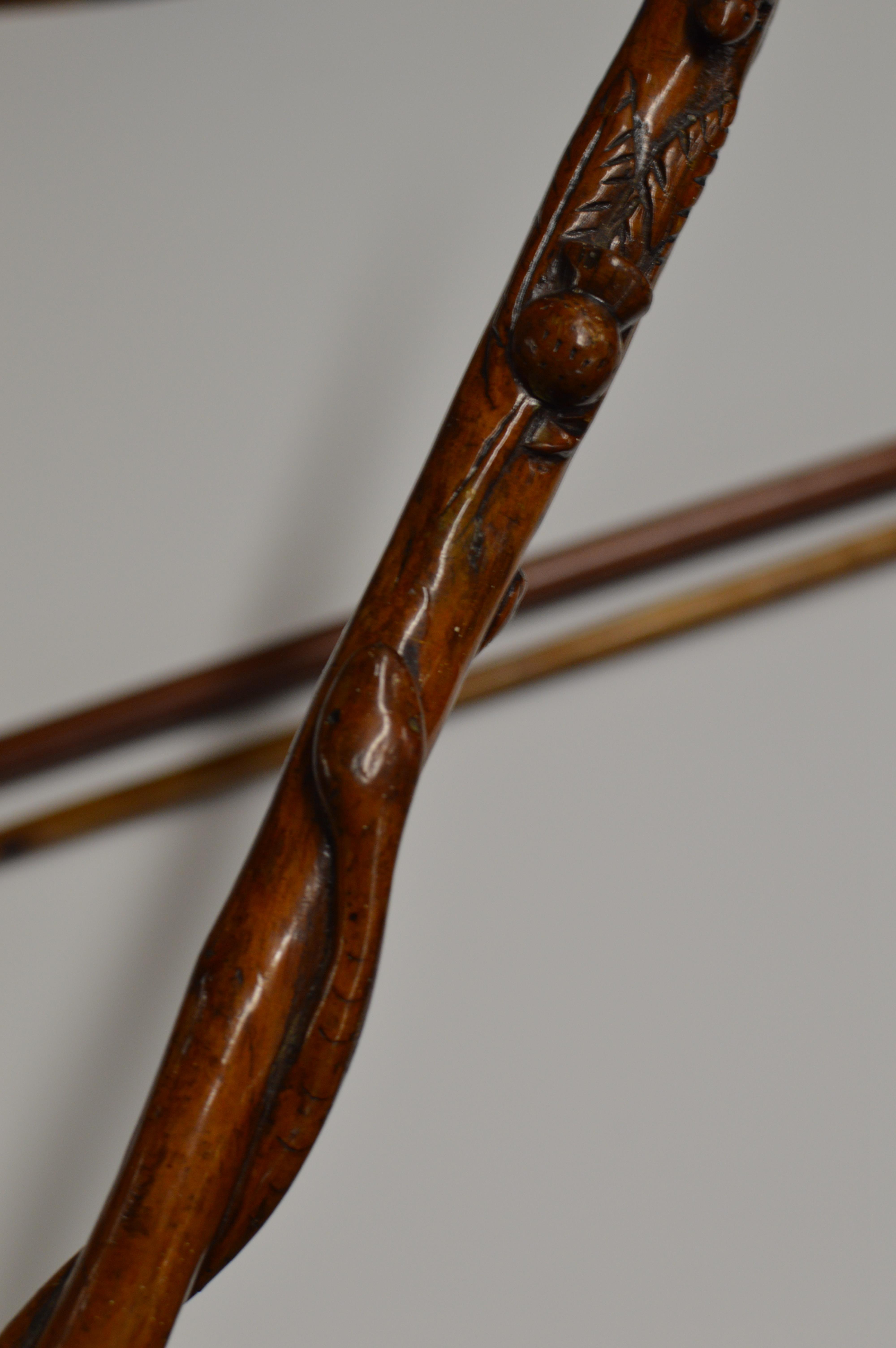 34½" OLD CARVED WOODEN WALKING STICK WITH THE HANDLE MODELLED AS A FEMALE FIGURE WITH OTHER - Image 4 of 8