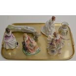 TRAY CONTAINING ROYAL CROWN DERBY PORCELAIN VASE & 5 VARIOUS ROYAL DOULTON FIGURINE ORNAMENTS