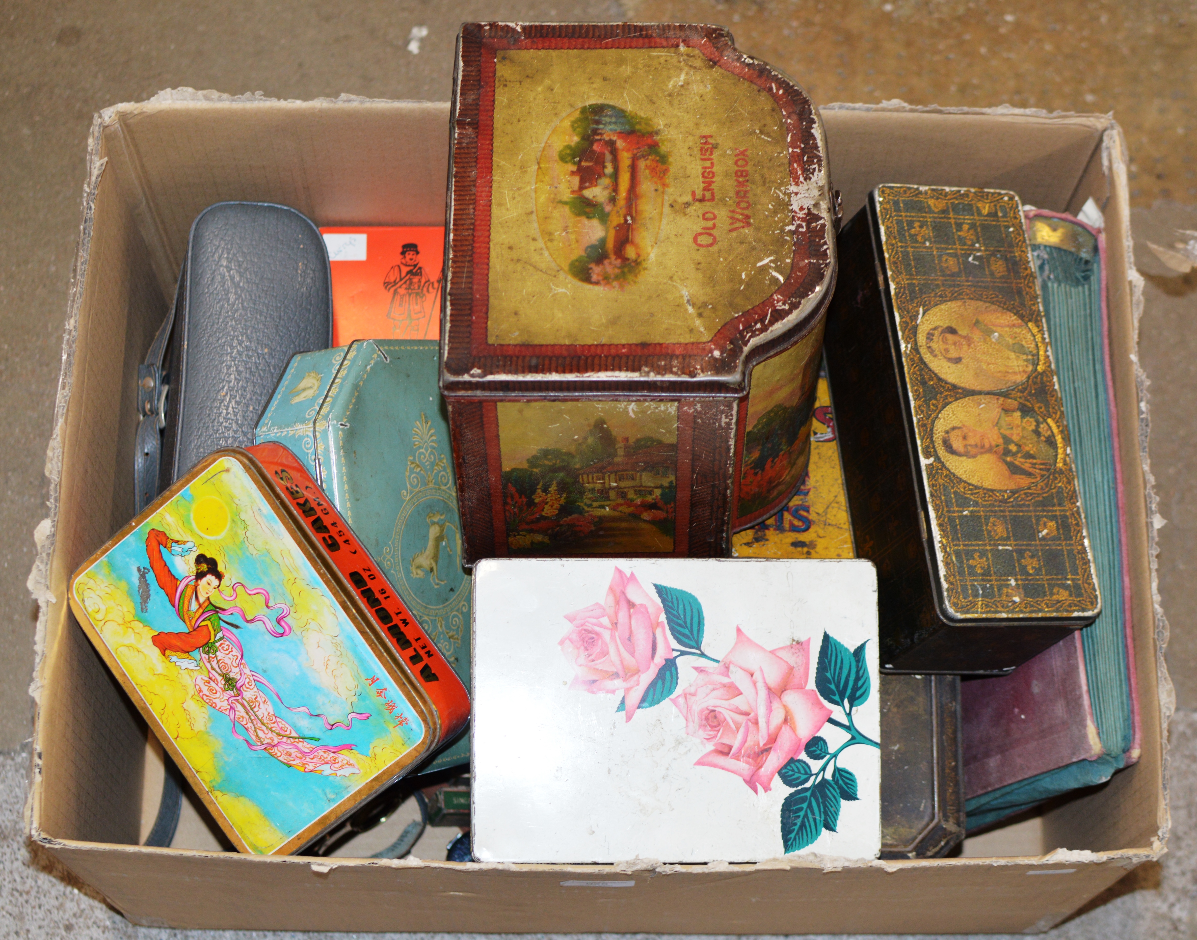 BOX WITH A COLLECTION OF VARIOUS OLD TINS