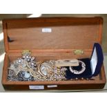 BOX OF VARIOUS COSTUME JEWELLERY, BROOCH PINS, FAUX PEARL NECKLACE, RAF BADGE ETC