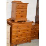 MODERN PINE 4 DRAWER CHEST WITH PAIR OF MATCHING 3 DRAWER BEDSIDE CHESTS