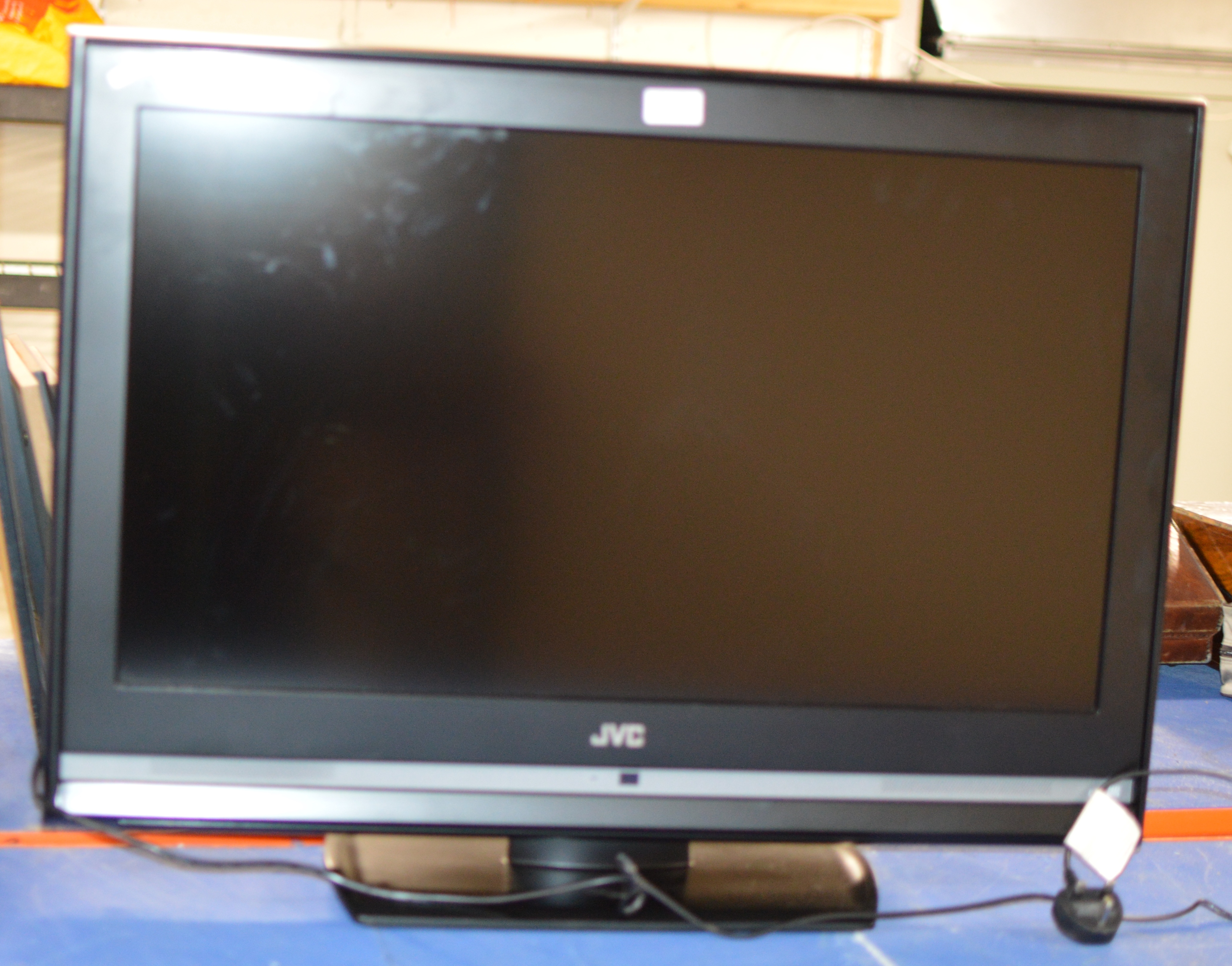 JVC 32" LCD TV