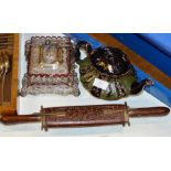 VICTORIAN TEAPOT, CARVING SET & E.P.N.S. MOUNTED LIDDED PRESERVE DISH WITH FISH FINIAL