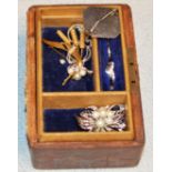 DUBLIN LEATHER JEWEL BOX WITH DECO SILVER BROOCHES, RINGS, ETC