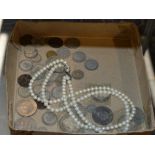 BOX CONTAINING FAUX PEARL NECKLACE & VARIOUS OLD COINAGE