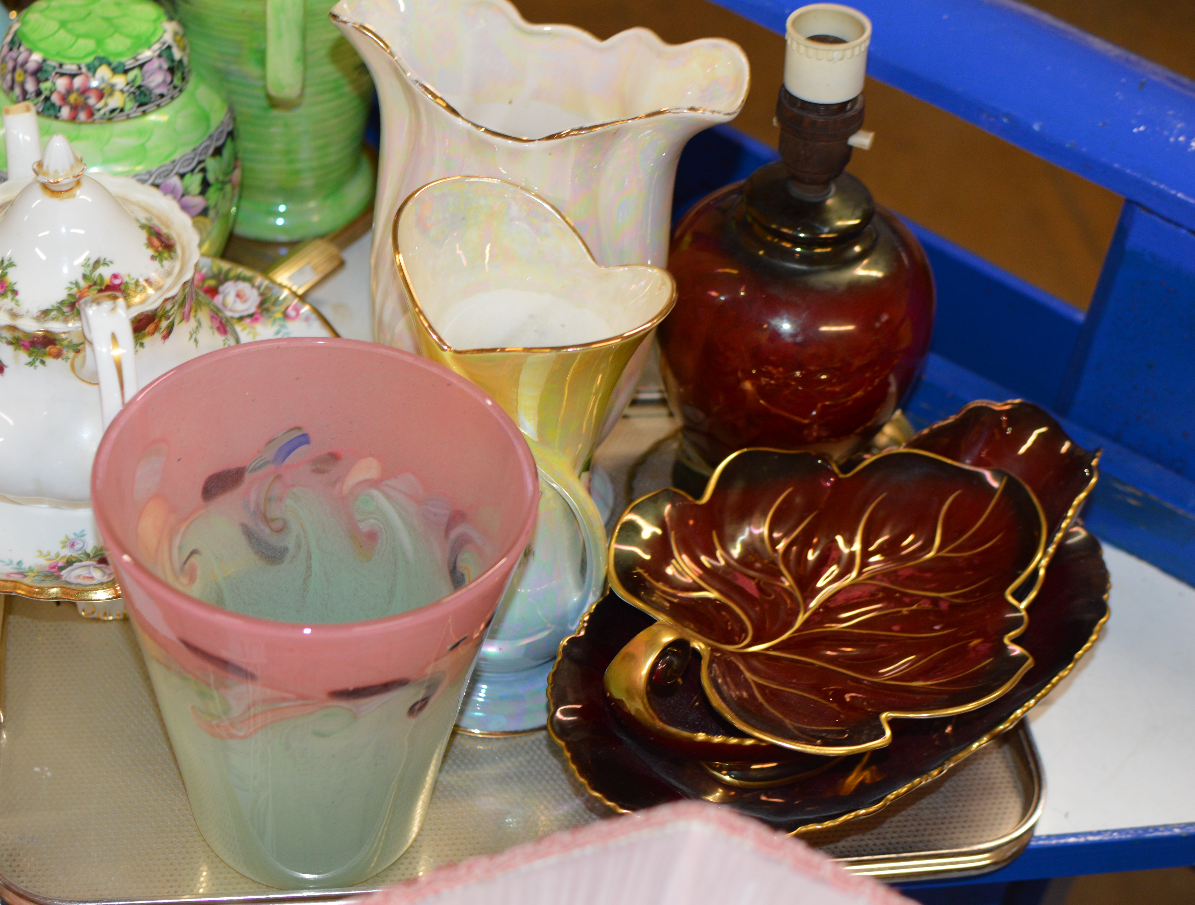 TRAY CONTAINING CARLTON WARE LAMP, BOWLS, LEAF DISH, GLASS VASE, STRATHMORE GLASS VASE, MALING