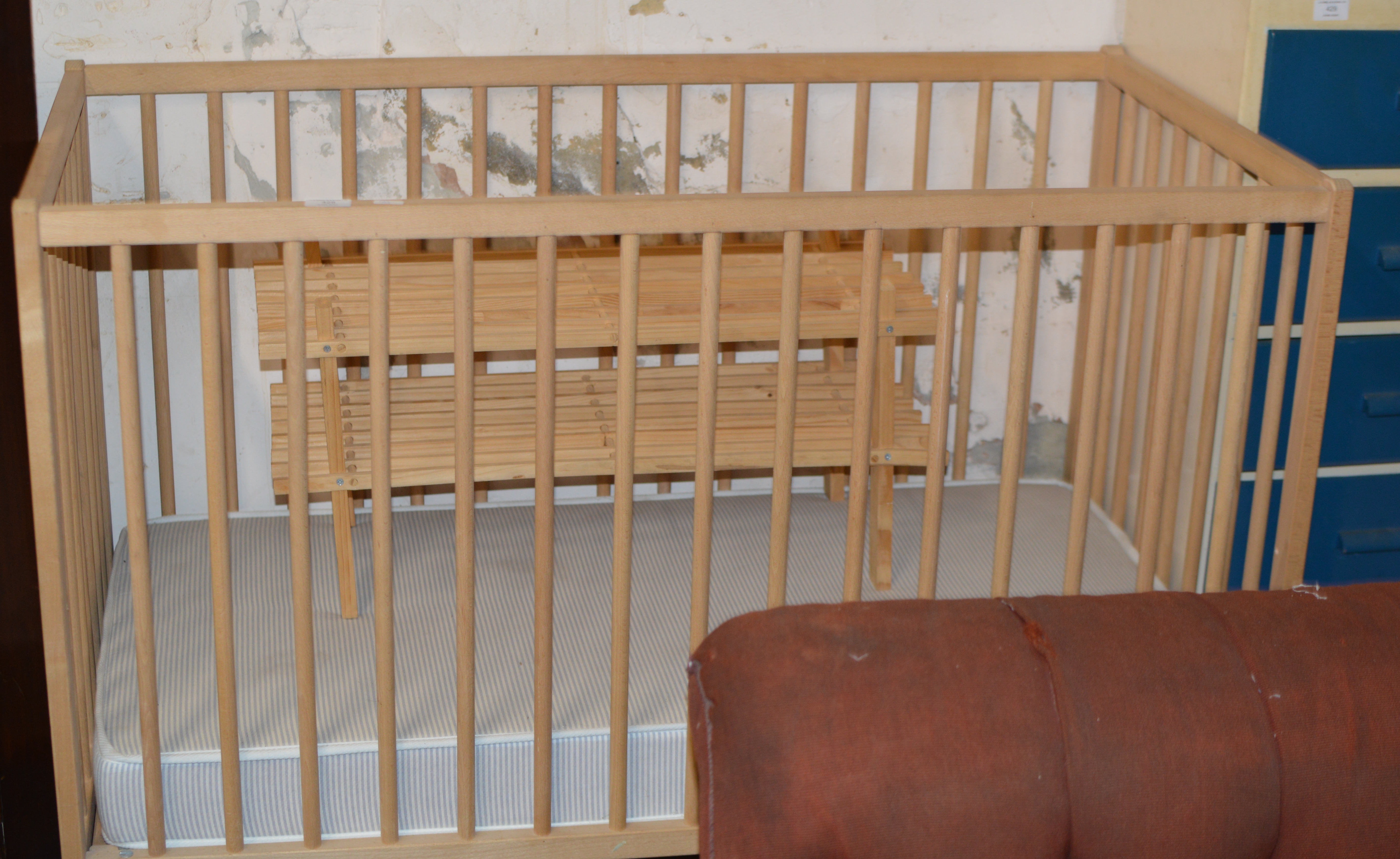 CRIB & SHOE RACK