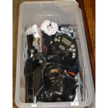 BOX WITH VARIOUS STAR WARS TOYS & MEMORABILIA