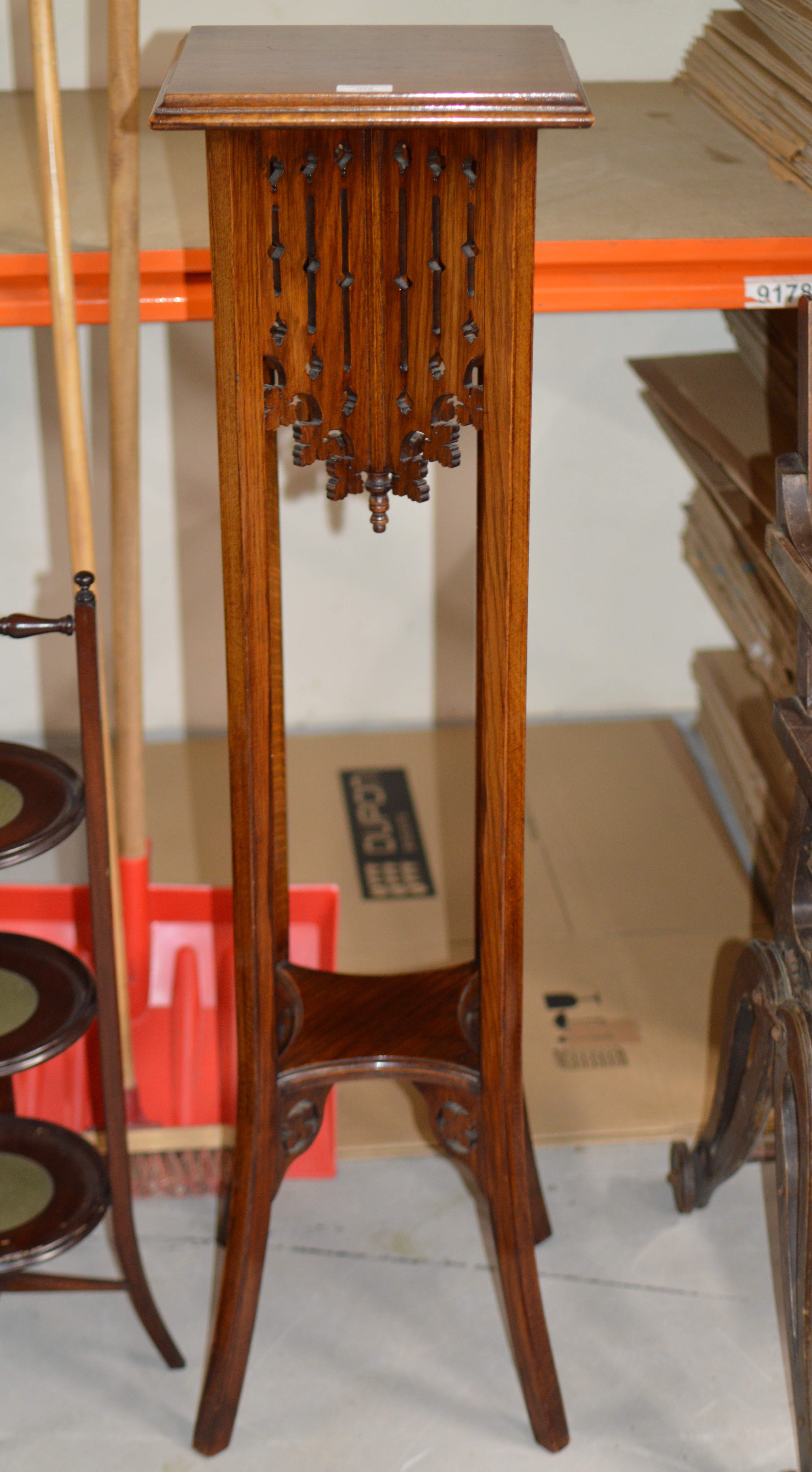 46" OAK ARTS & CRAFTS STYLE PLANT STAND