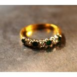 18CT DIAMOND & EMERALD SET RING APPROX. WEIGHT: 3.1 GRAMS
