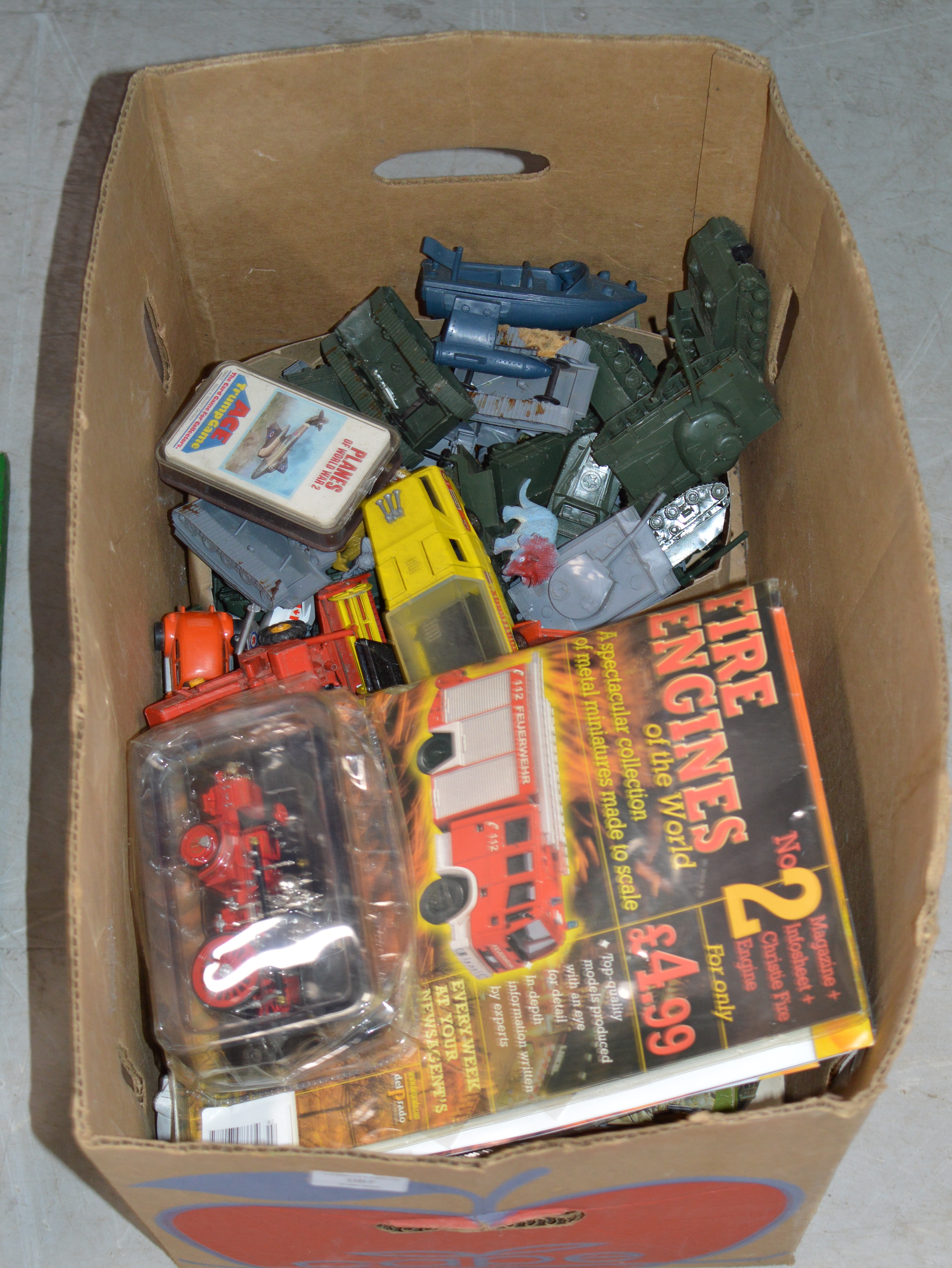 BOX WITH VARIOUS OLD MODEL/TOY VEHICLES