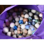 SMALL BAG WITH QUANTITY OF VARIOUS OLD MARBLES