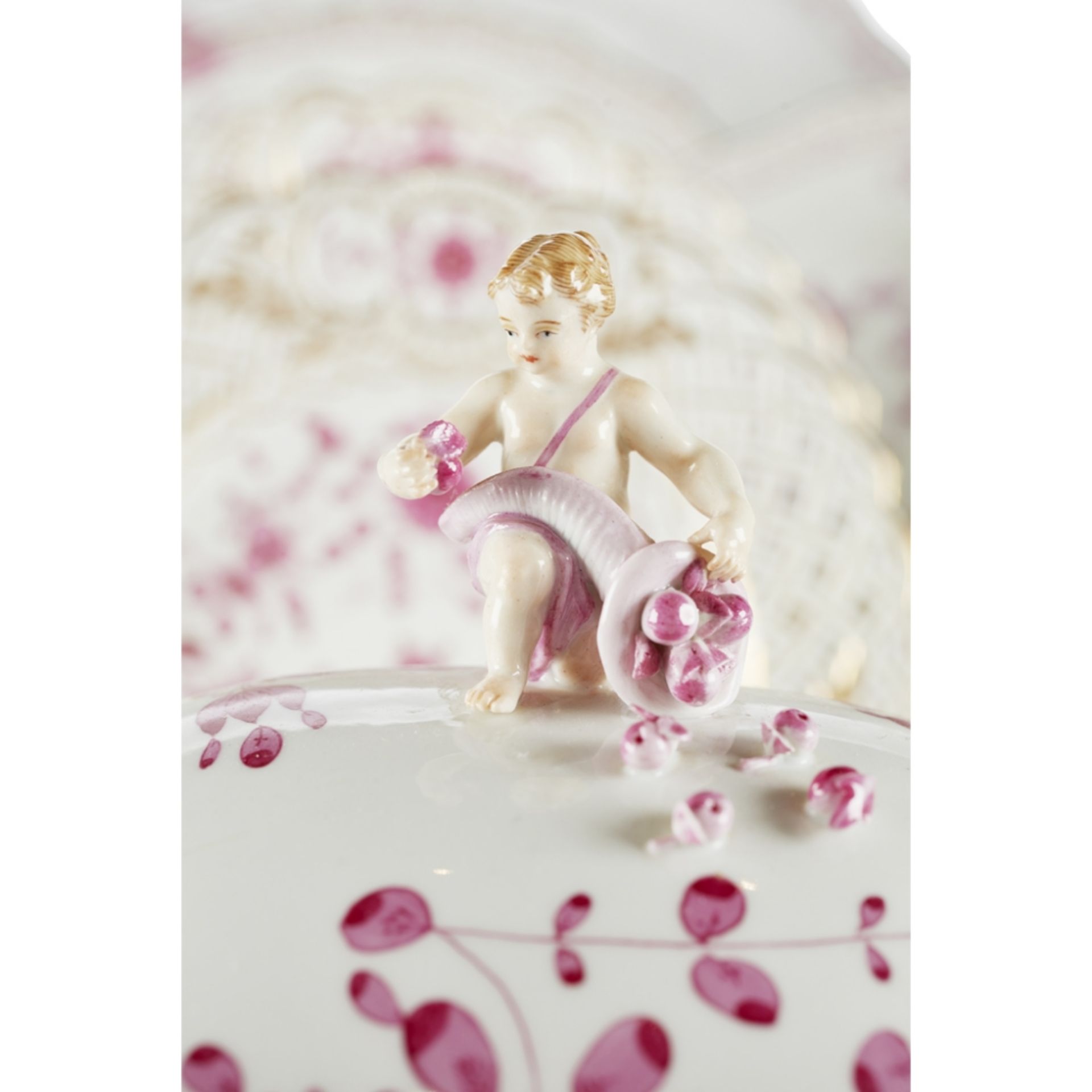 MEISSEN 'INDIAN PINK' PORCELAIN PART DINNER, TEA AND COFFEE SERVICELATE 19TH/ EARLY 20TH CENTURY - Image 2 of 7