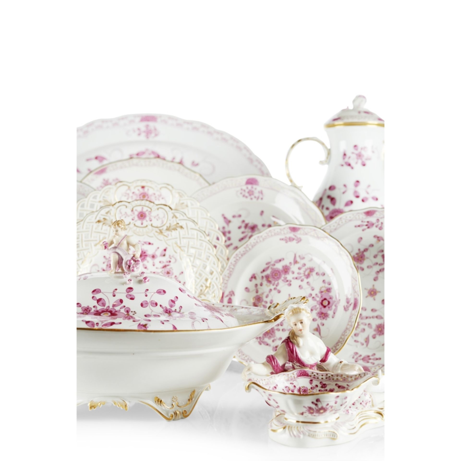 MEISSEN 'INDIAN PINK' PORCELAIN PART DINNER, TEA AND COFFEE SERVICELATE 19TH/ EARLY 20TH CENTURY - Image 3 of 7