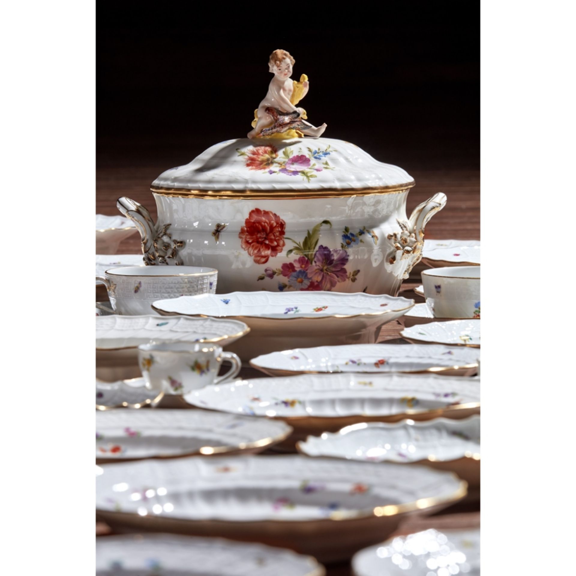 EXTENSIVE MEISSEN 'DEUTSCHE BLUMEN' PORCELAIN PART DINNER, TEA AND COFFEE SERVICE19TH CENTURY - Image 2 of 3