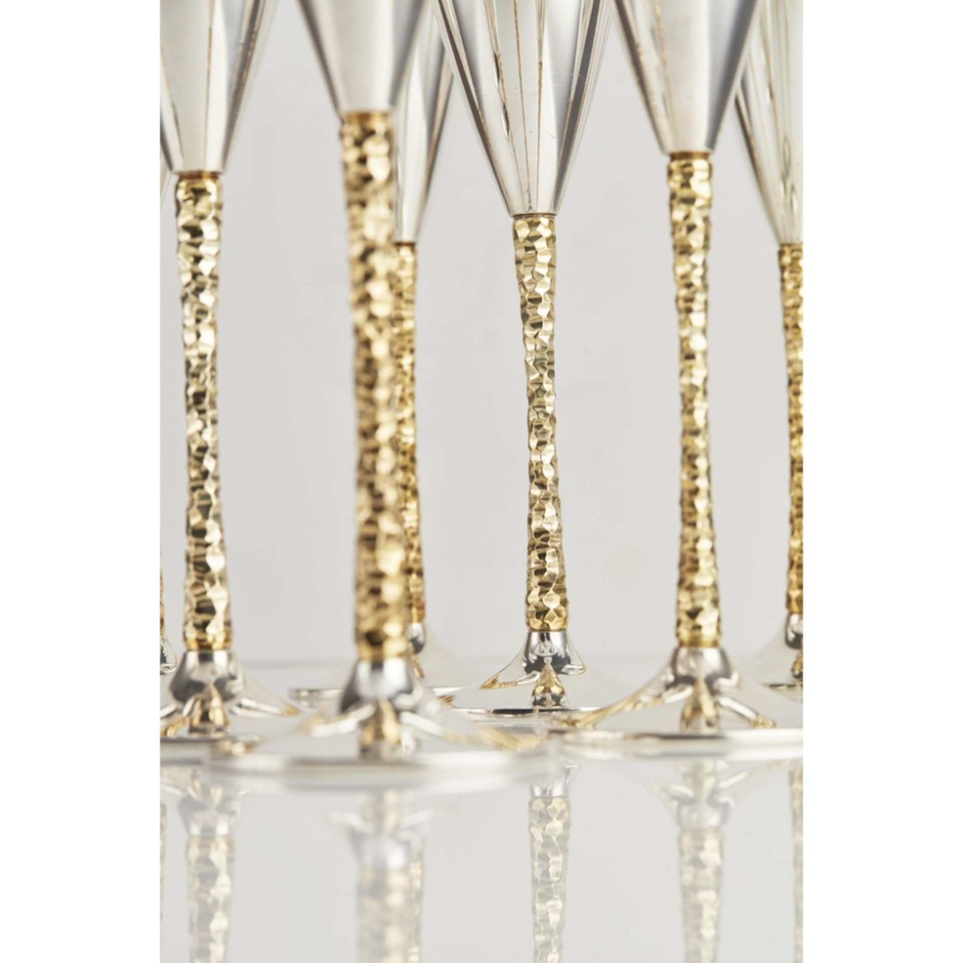 [§] STUART LESLIE DEVLIN A.O., C.M.G. (AUSTRALIAN, 1931-2018)SET OF TWELVE CHAMPAGNE FLUTES, - Image 3 of 6