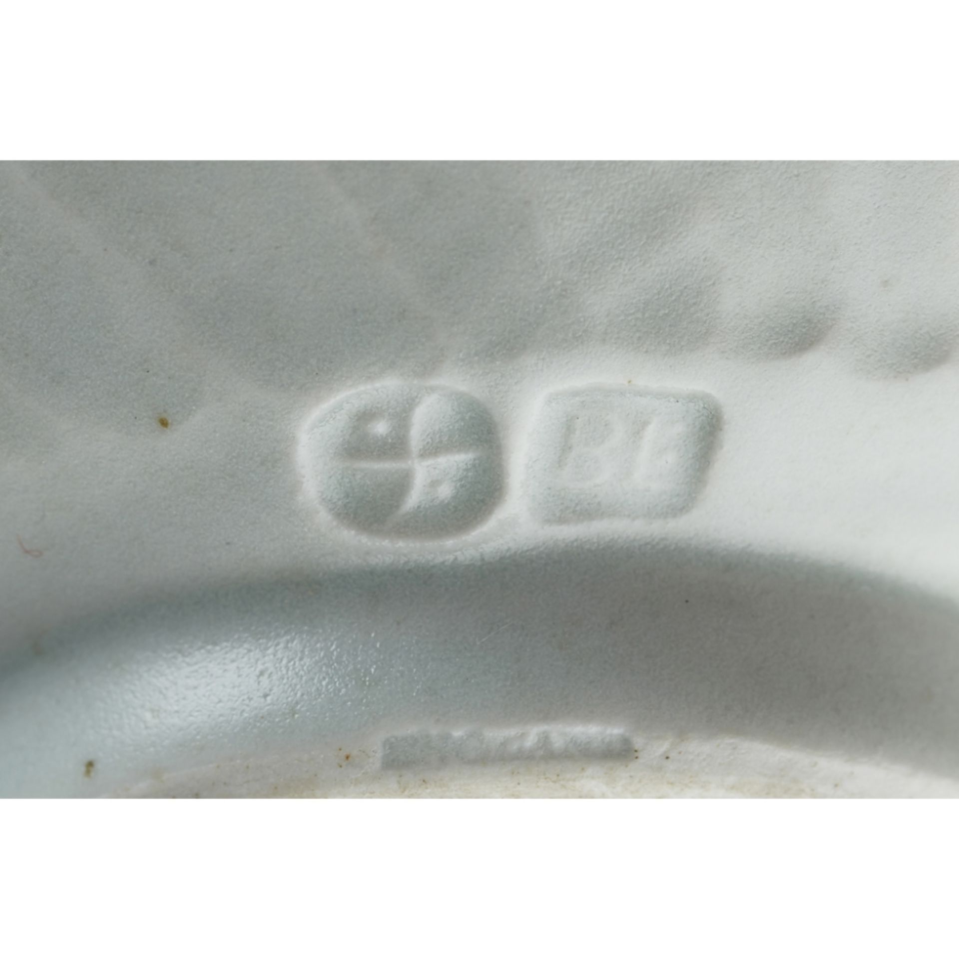 [§] BERNARD LEACH C.H., C.B.E. (BRITISH, 1887-1979) AT LEACH POTTERYFOOTED BOWL impressed maker's - Image 5 of 5