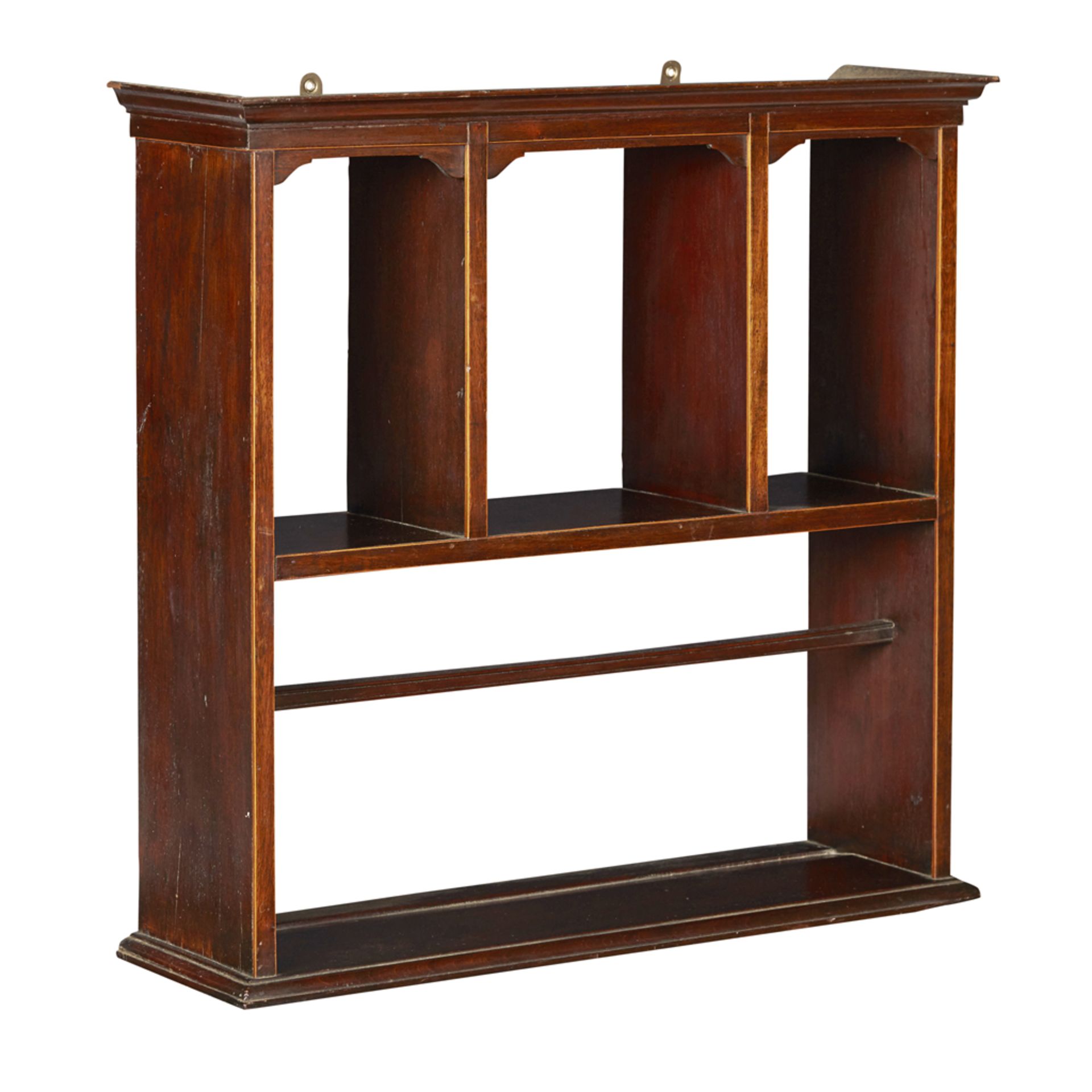 GEORGE III MAHOGANY HANGING SHELVES LATE 18TH CENTURY the moulded cornice above three compartments