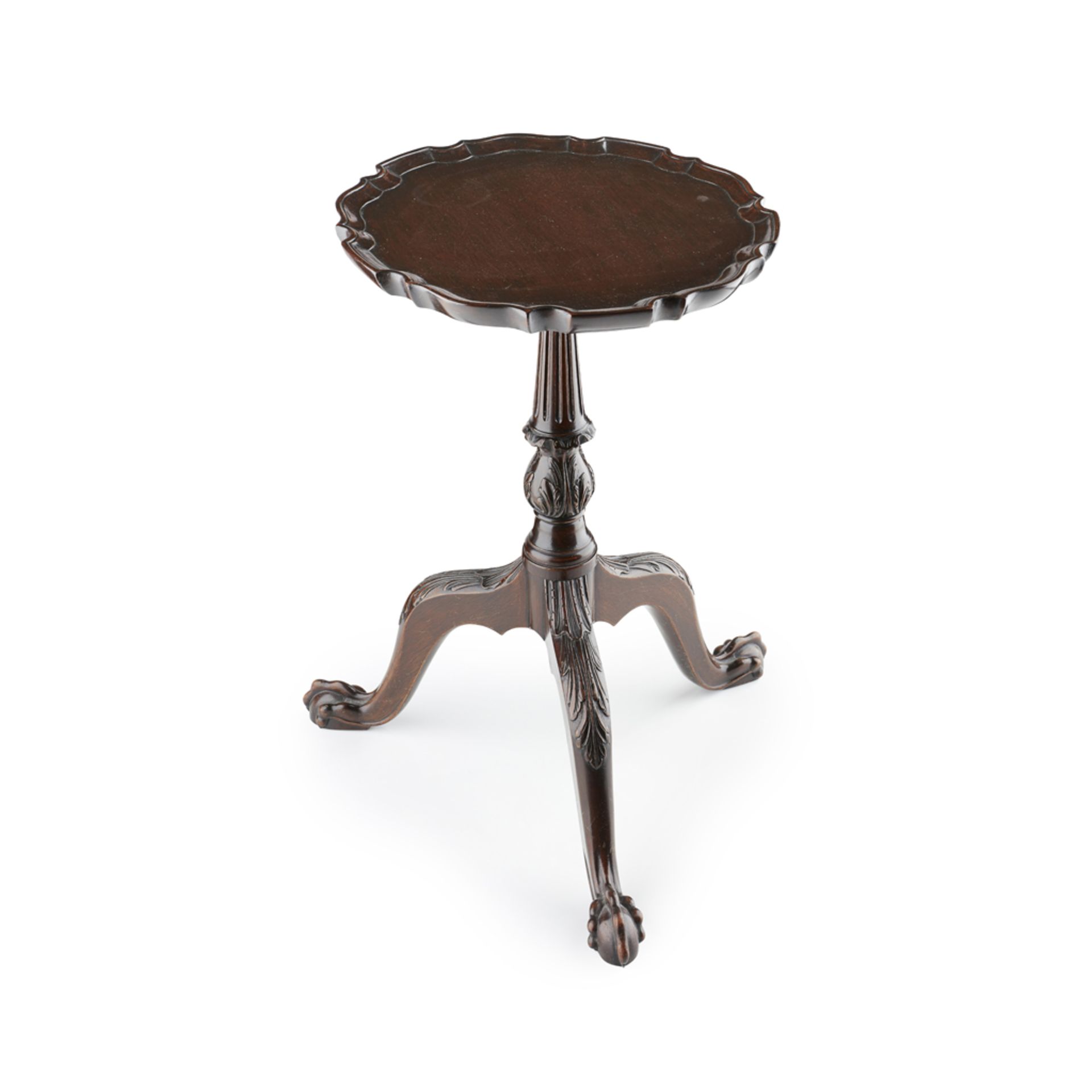 GEORGIAN STYLE MAHOGANY WINE TABLE EARLY 20TH CENTURY the piecrust top above a fluted and acanthus