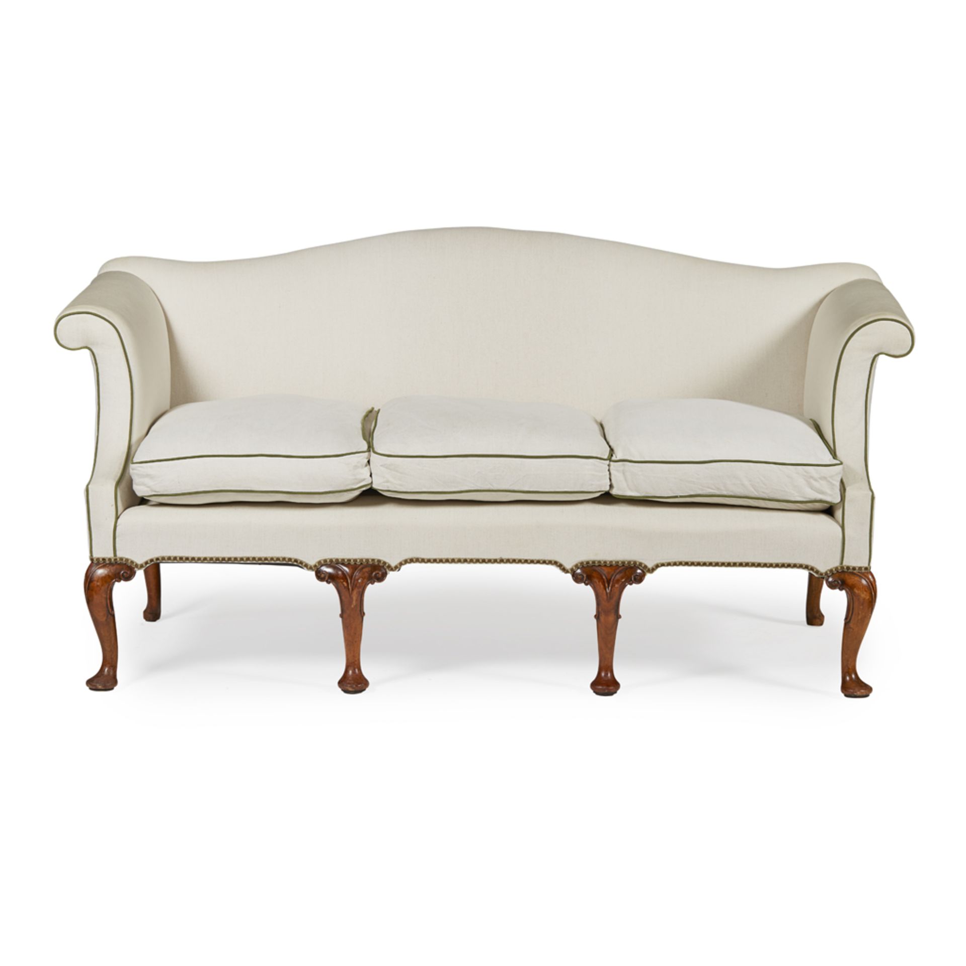 GEORGE II STYLE WALNUT SOFA EARLY 20TH CENTURY the hump back above a three-cushion seat and