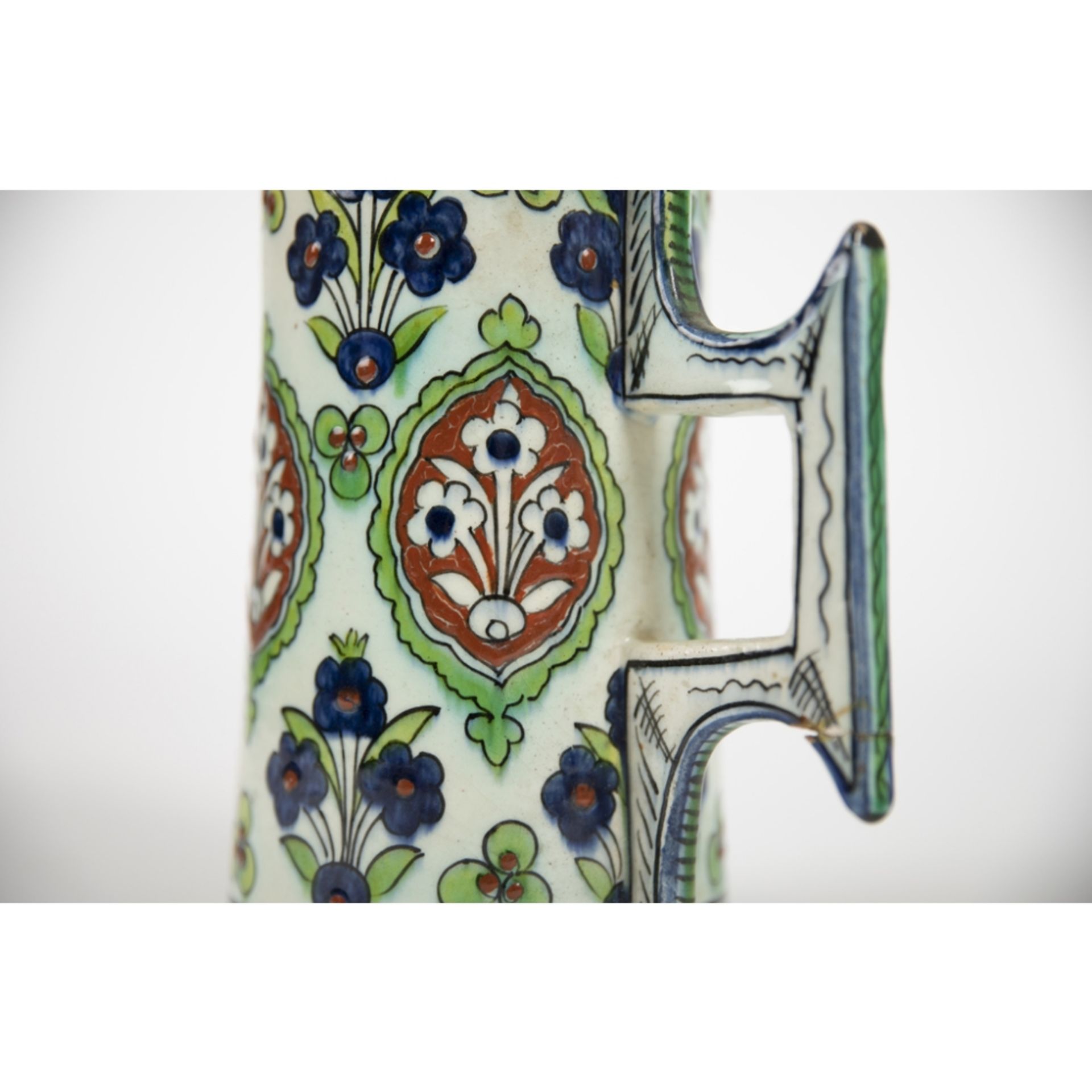 CANTAGALLI IZNIK-STYLE POTTERY JUGITALY, 19TH CENTURY decorated with cusped rosettes enclosing - Image 4 of 4