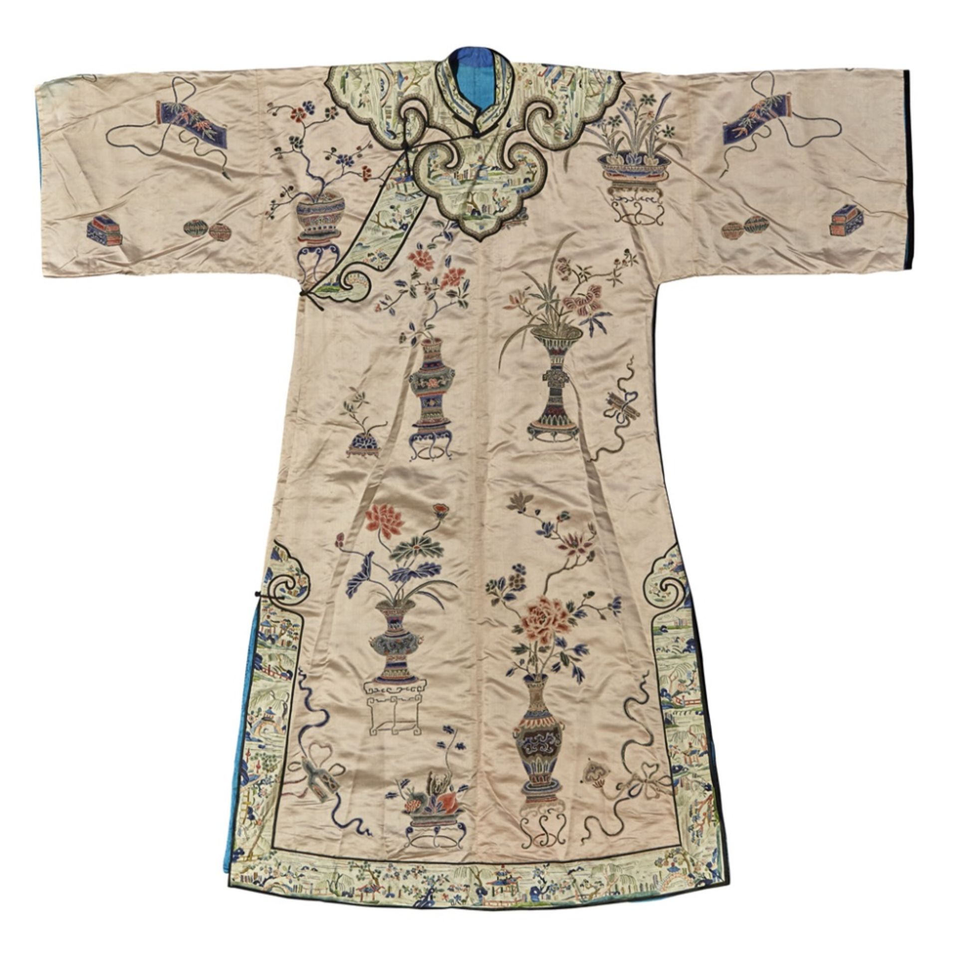 EMBROIDERED SILK LADY'S ROBEQING DYNASTY, 19TH CENTURY the pink silk ground embroidered in intricate