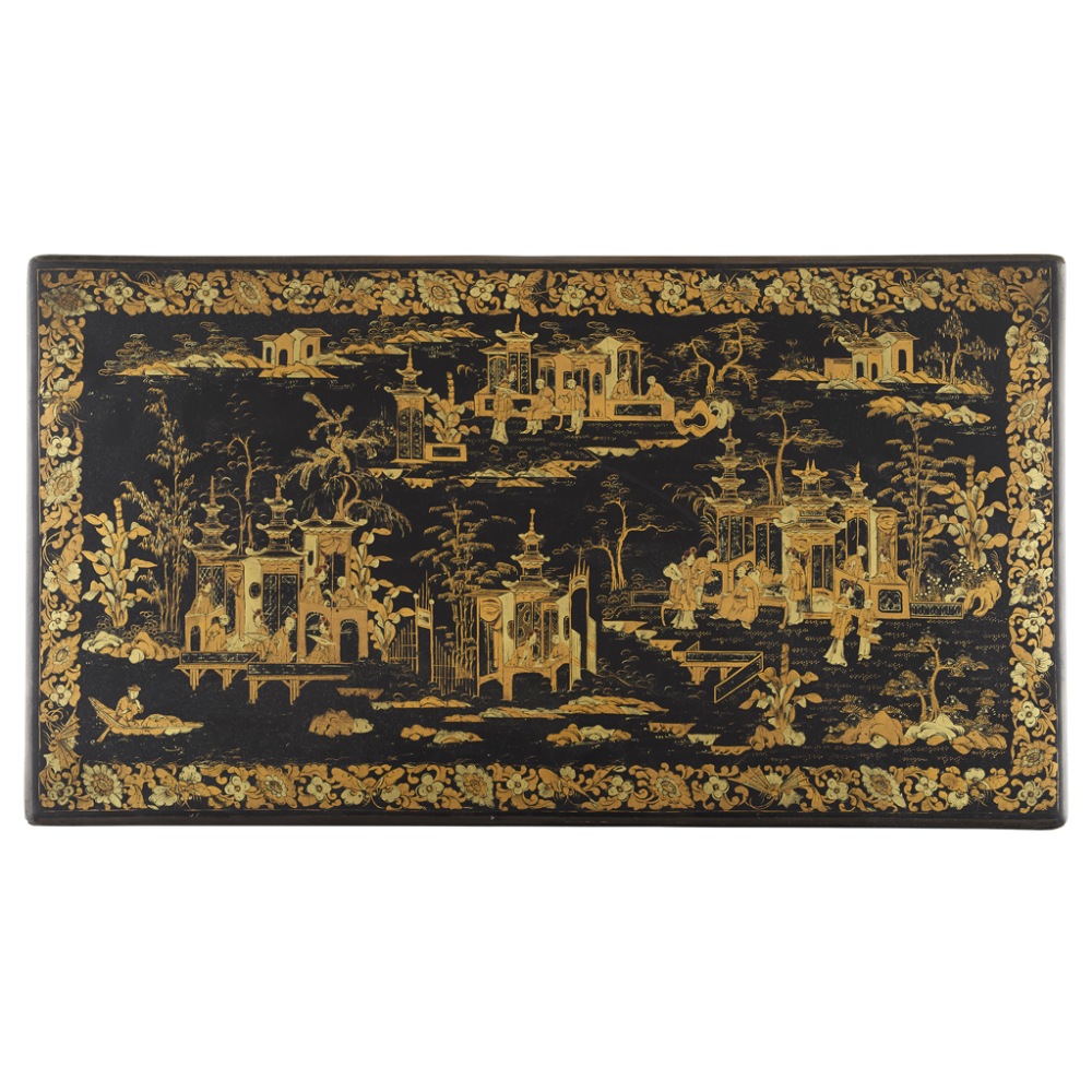 CANTON LACQUER LAP DESKQING DYNASTY, 19TH CENTURY the exterior finely lacquered with - Image 6 of 7