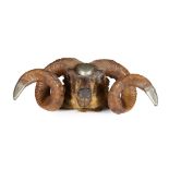 A SCOTTISH RAM'S HORN SNUFF MULL CENTREPIECE CIRCA 1900 with detachable lidded mull, the horns