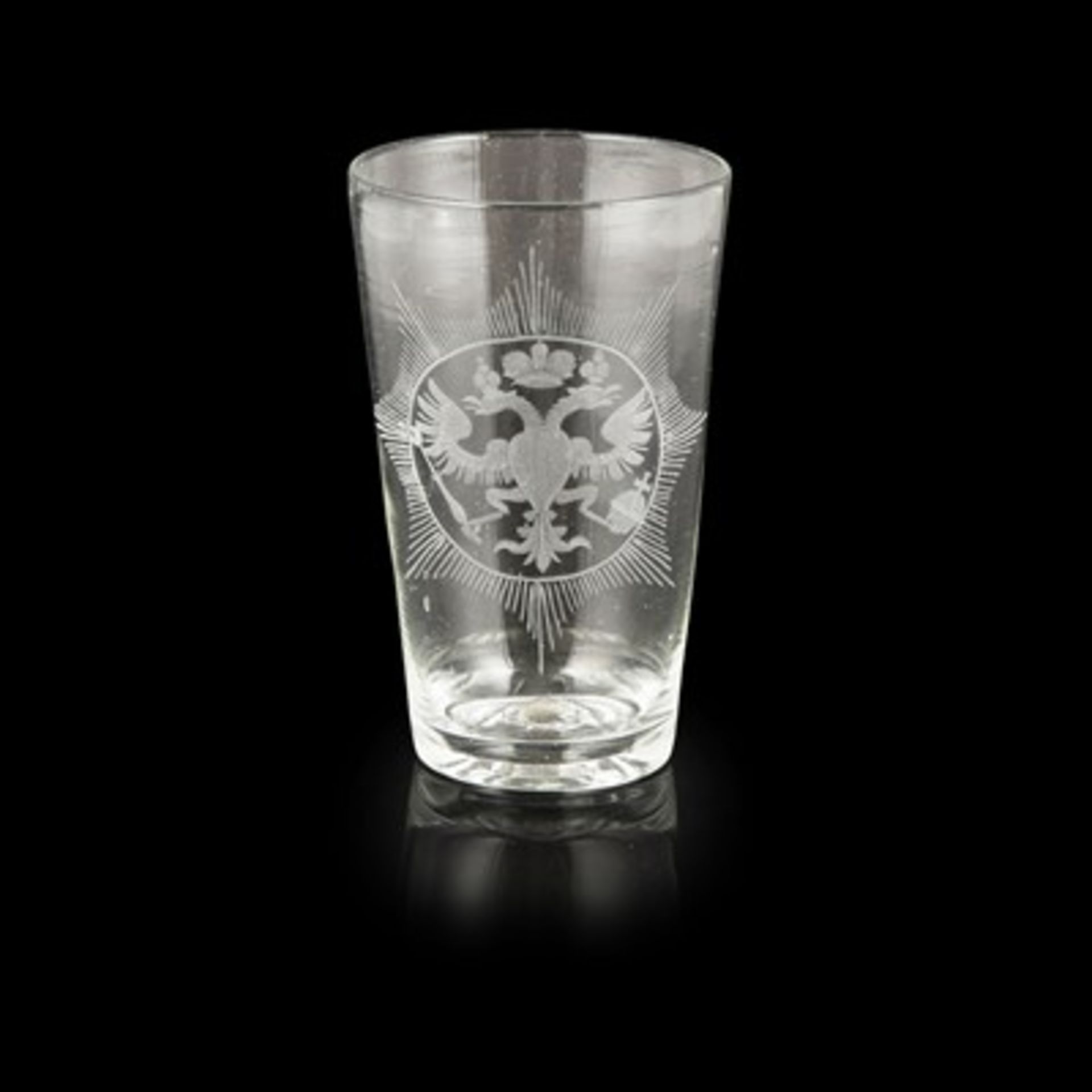 RUSSIAN ENGRAVED GLASS TUMBLER 18TH CENTURY of tapered cylindrical form, depicting the Imperial