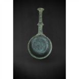 ROMAN MILITARY PATERA / PAN UNITED KINGDOM, 3RD - 4TH CENTURY A.D. hammered bronze, the bowl deep