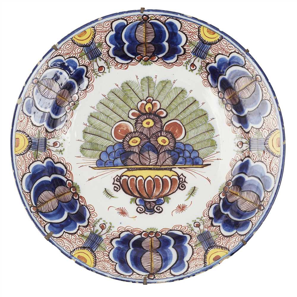 FIVE DELFT POLYCHROME 'PEACOCK' PATTERN CHARGERS, THE CLAW (DE KLAUW) FACTORY SECOND HALF 18TH - Image 3 of 6