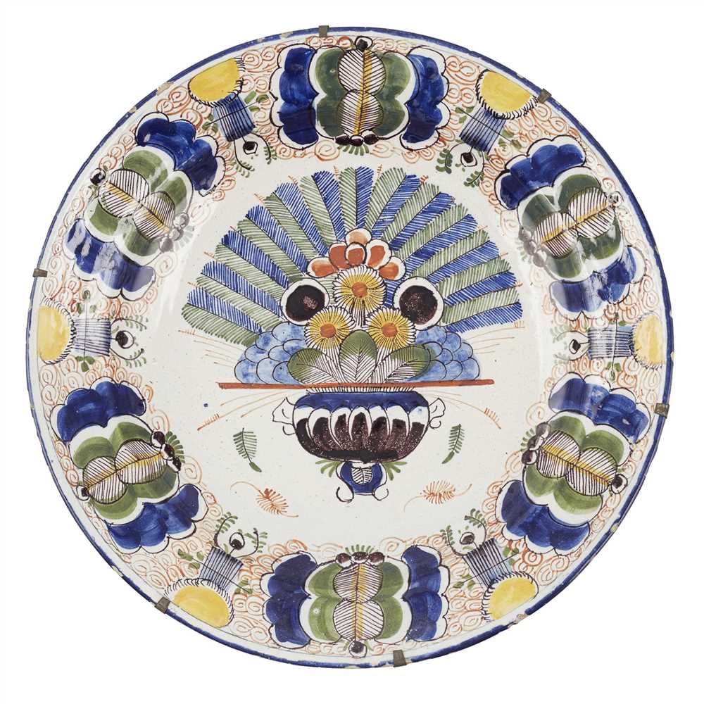 FIVE DELFT POLYCHROME 'PEACOCK' PATTERN CHARGERS, THE CLAW (DE KLAUW) FACTORY SECOND HALF 18TH - Image 2 of 6