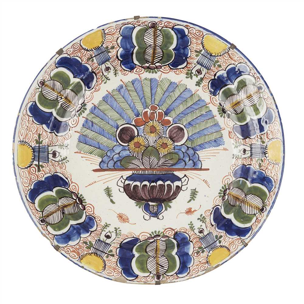 FIVE DELFT POLYCHROME 'PEACOCK' PATTERN CHARGERS, THE CLAW (DE KLAUW) FACTORY SECOND HALF 18TH - Image 5 of 6