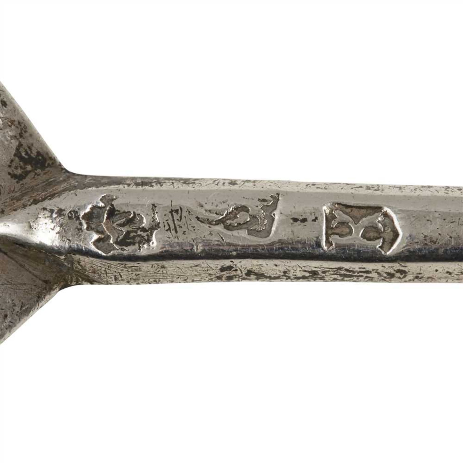 An early 17th century seal top spoon - Image 3 of 3