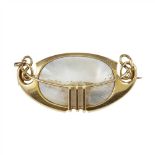 MURRLE BENNETT & CO. ART NOUVEAU 15 CARAT GOLD BROOCH, CIRCA 1900 set with a blister pearl,