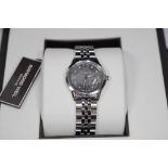 A mid size Raymond Weil stainless steel wristwatch in original box with quartz movement (needs