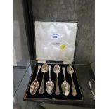 A cased set of plated grapefruit spoons