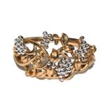 A two colour 9 carat gold dress ring