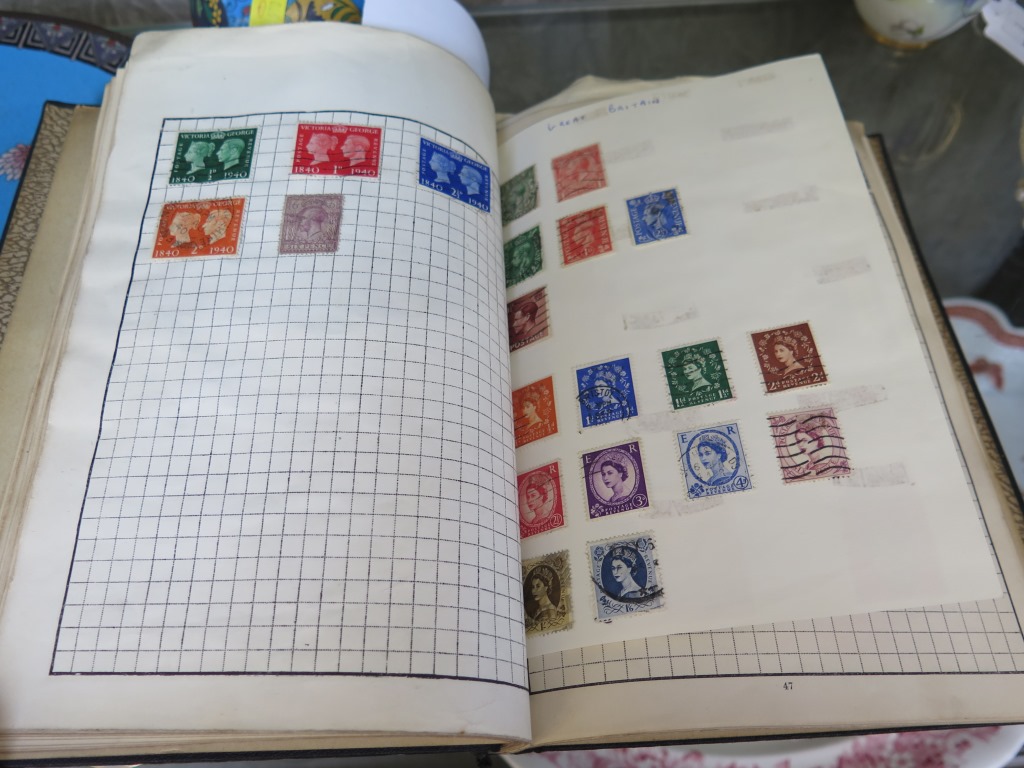 A Wanderer stamp album with World postage stamps - Image 2 of 4