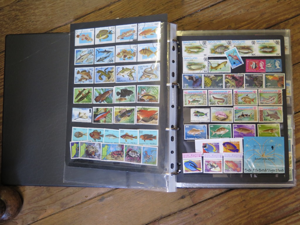 An album of fish and reptile themed international postage stamps - Image 2 of 2