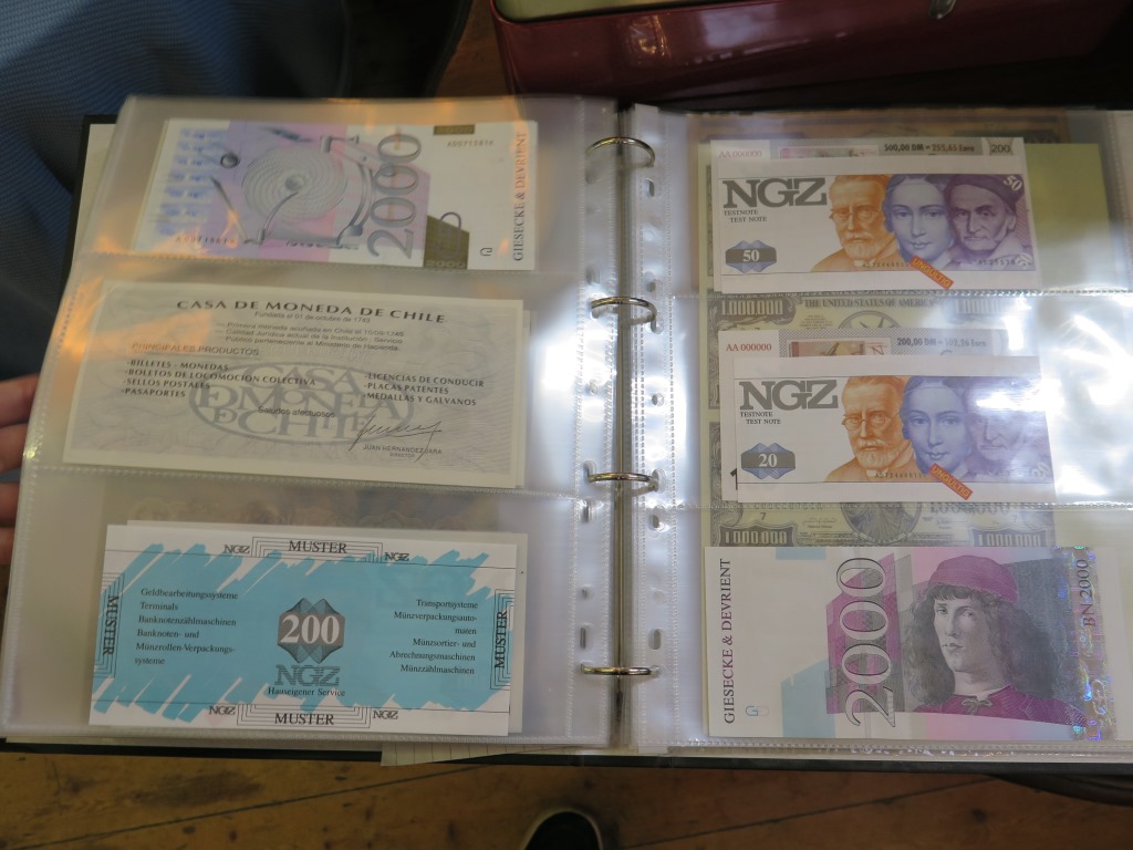 An album of international banknotes including Nigeria Zambia, Romania, Vietnam etc - Image 3 of 3