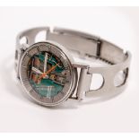 A 1973 BULOVA ACCUTRON GENTLEMAN'S WRIST WATCH with visible movement, line indicated numerals and